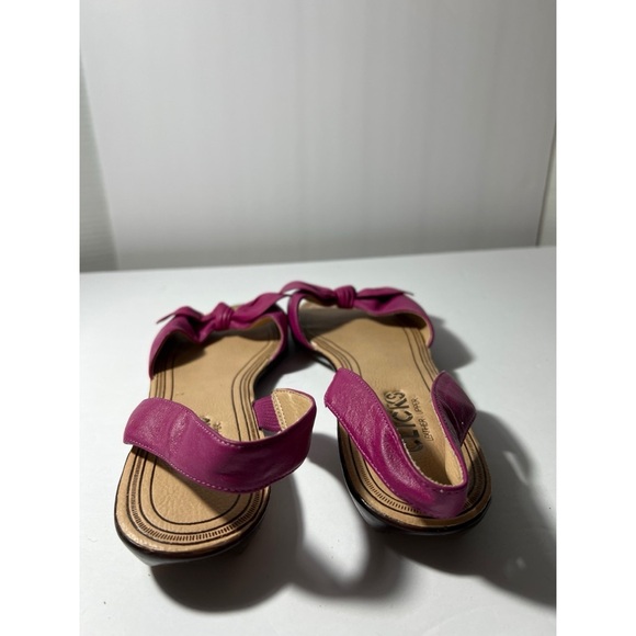 Clicks Women's Pink Sandals with Bow - Picture 3 of 8